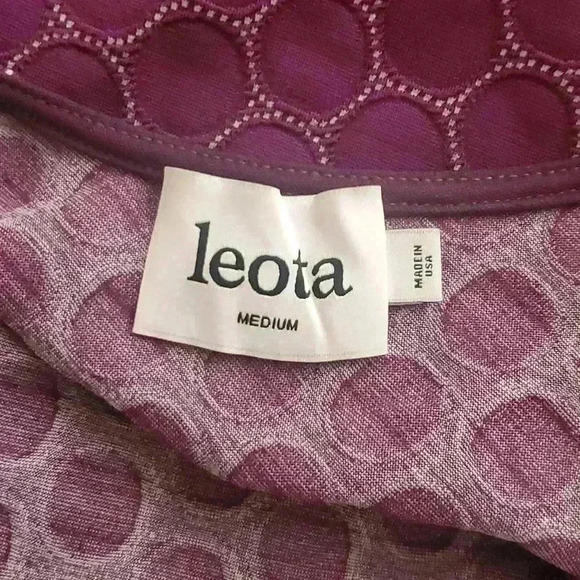 Leota Textured Circle Print Fit - Picture 6 of 7